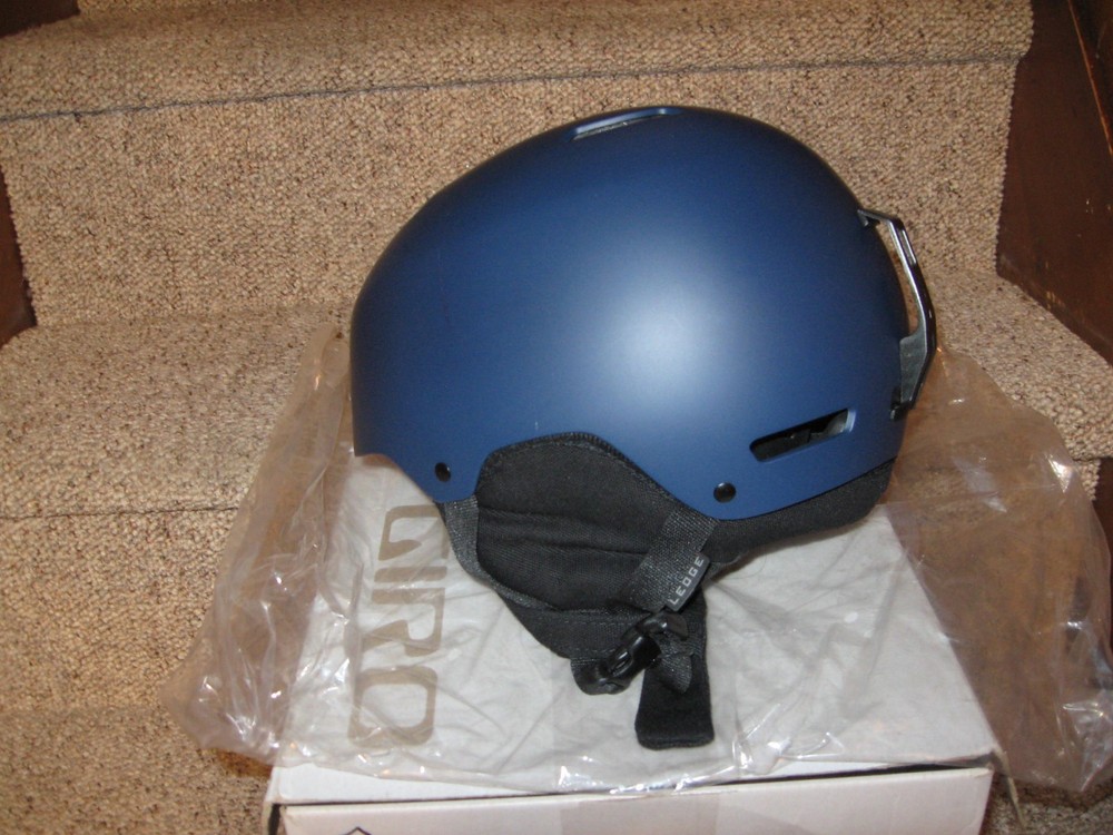 GIRO LEDGE ADULT SMALL MATTE MIDNIGHT BLUE