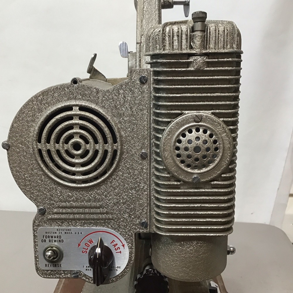 VNTG Working Keystone Regal K109 8mm Projector with Case