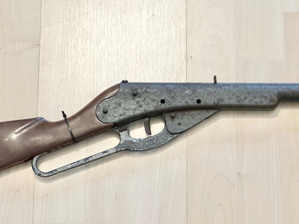 Vintage Daisy Model 30 BB Gun