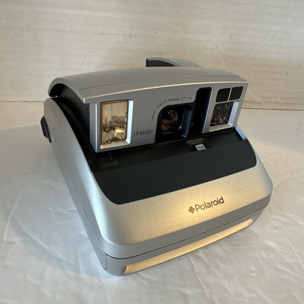 VINTAGE Polaroid One 600 Camera Auto Focus grey