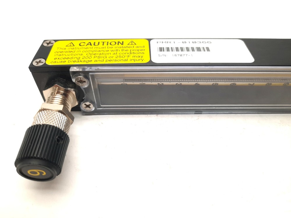 Cole-Parmer Masterflex Variable Area Panel Flowmeter 150mm Tube: 044-40-N, Valve