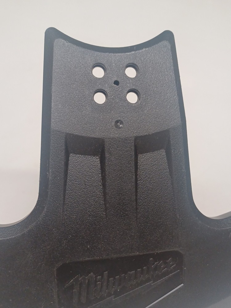 1 Milwaukee 14-32-0012 String Guard Assembly for 2825-20