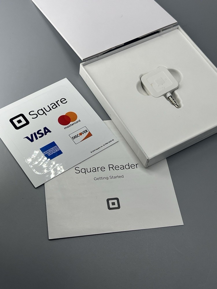 Square A-PKG-0206-01 Credit Debit Card Reader -for Apple iPhone and Android