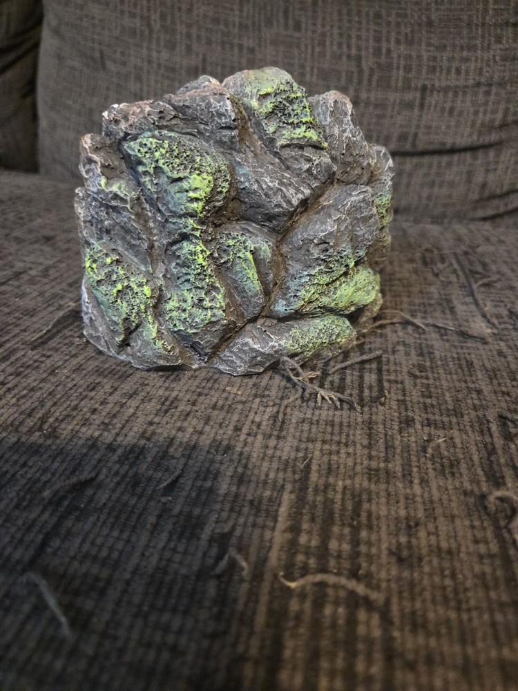 Aquarium Decor Polyresin Cave, Medium
