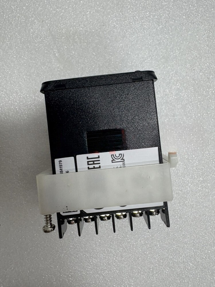 1pcs NEW OMRON E5CC-RX2ASM-852 temperature controller