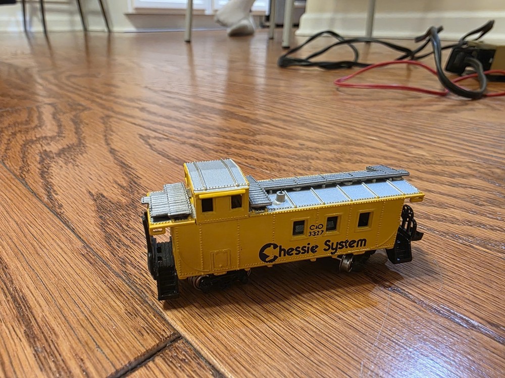 2 sets of n scale bachmann trains ready run