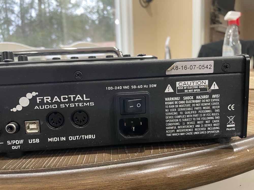 Fractal Audio Systems AX8 Floor Amp Modeler/Multi-FX Processor Pedalboard 2