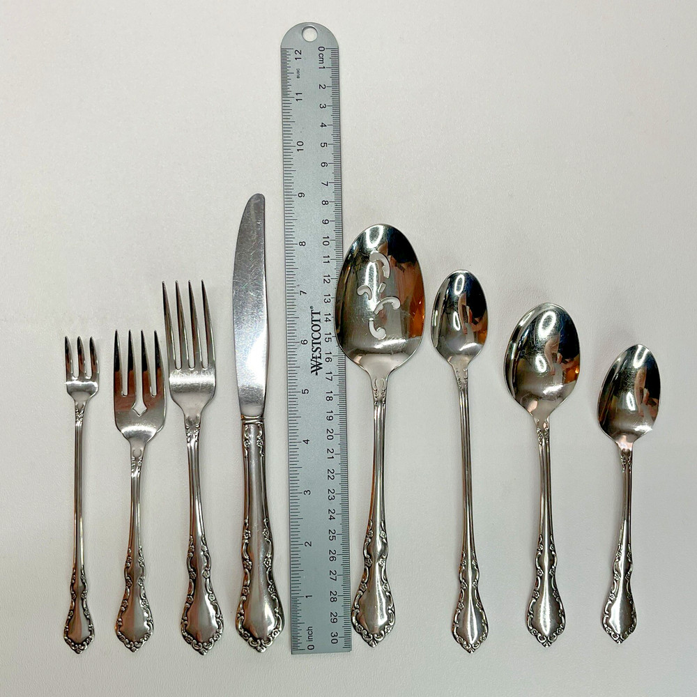 Mansion Hall Stainless Flatware Distinction Oneida Deluxe HH 67 Pc Service for 9