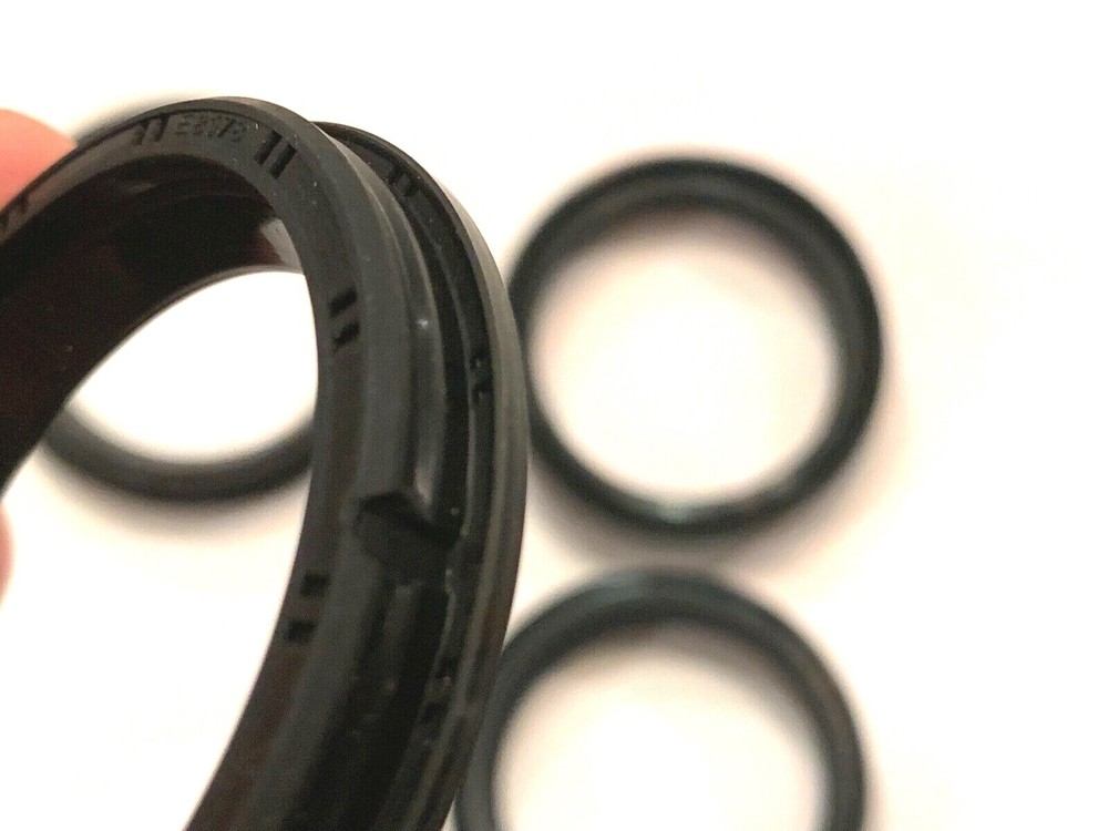 FORK DUST WIPER SEALS REBUILD KIT 4 pack -