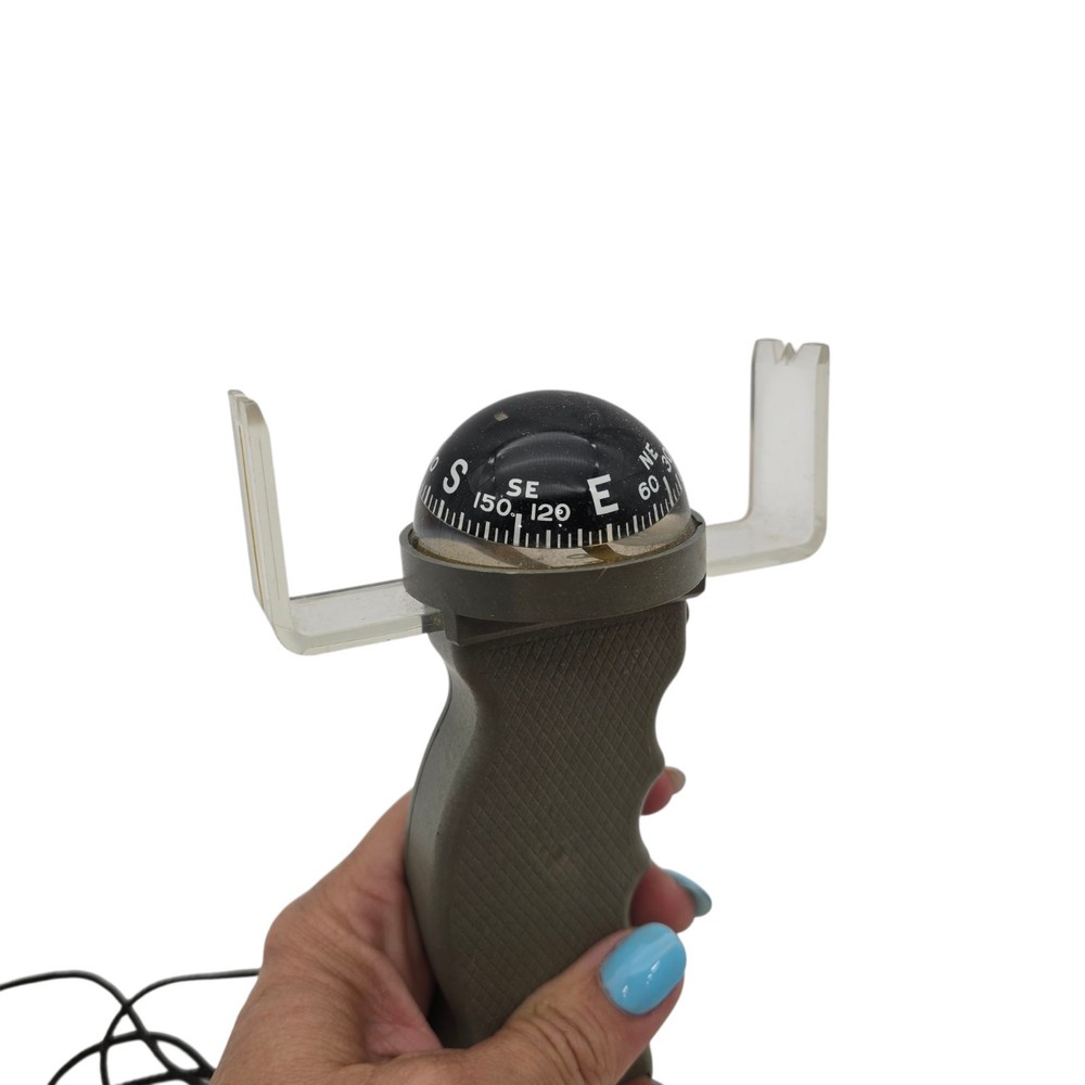 Davis Instruments Hand Bearing Compass With String On The End Illuminated