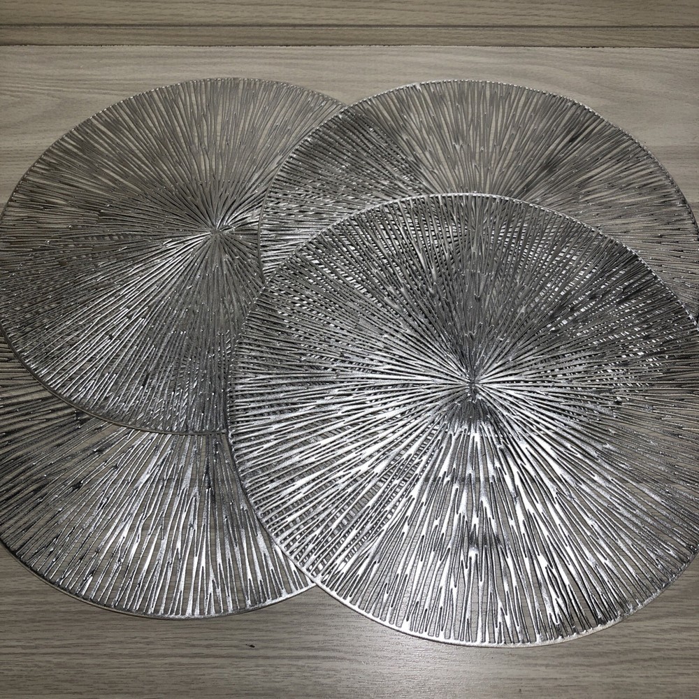 Metallic Silver Round Vinyl Placemats Non Slip Spiked Design 4 Pack