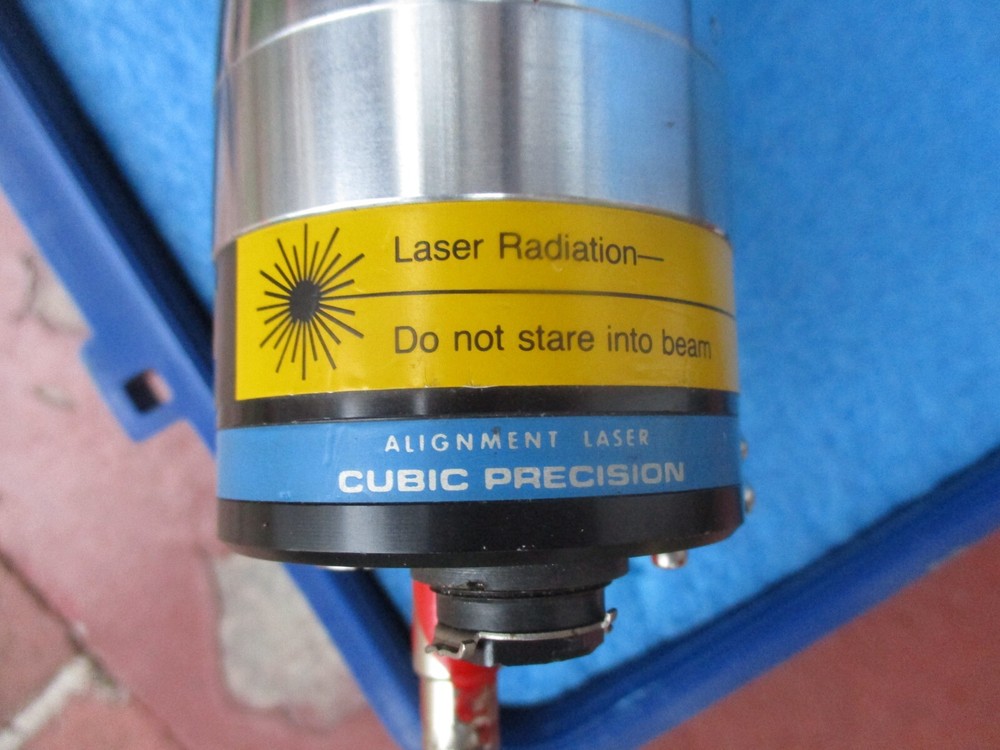 WORKS GOOD CUBIC PRECISION 71-2615 LASER WITH CASE