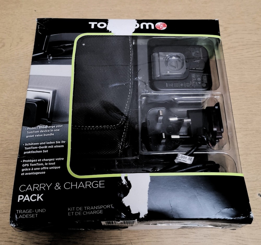 TomTom (4EF0.001.00) Carry & Charge Pack - Black *See Description*