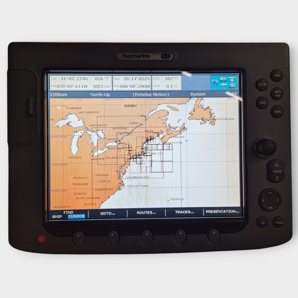 Raymarine E120 Classic Multifunction Display --E02013-- w/ Bezel and Sun Cover
