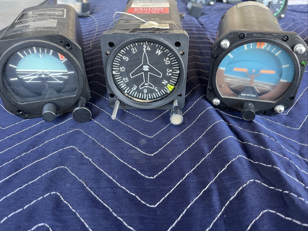 Aircraft Flight Instruments Set