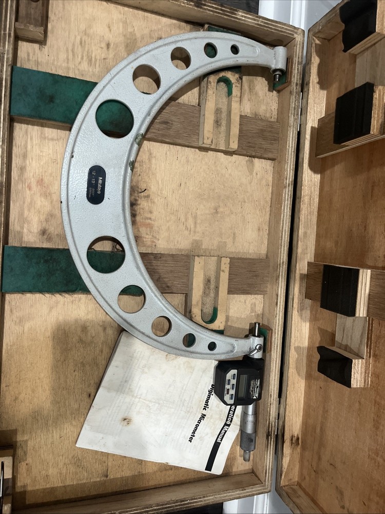 Mitutoyo 12”-13” Micrometer digital