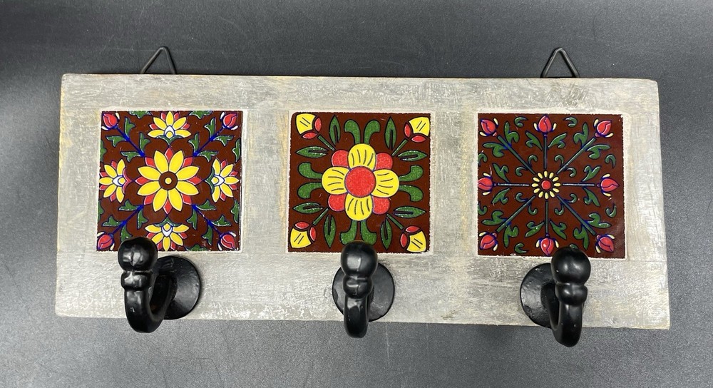Wood And Decorative Ceramic Tile Wall Hook Key Holder