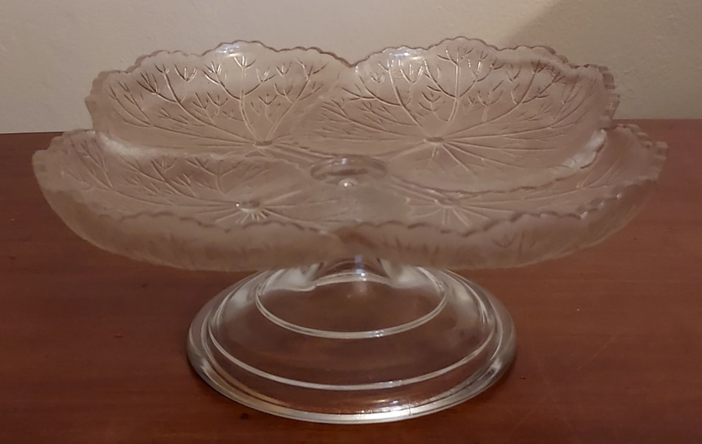 HTF EAPG Central 0763 Glass 4 LEAF Pattern Cake Dessert Plate SQUARE COMPOTE