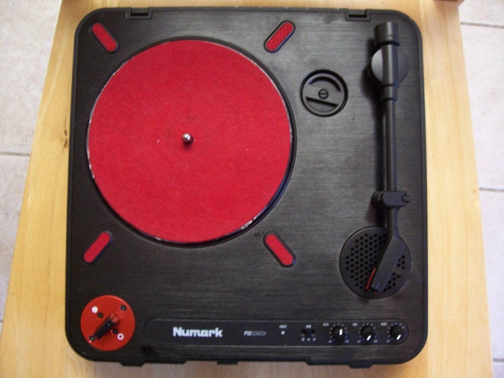 Numark PT01 Scratch Portable DJ Turntable with Speaker