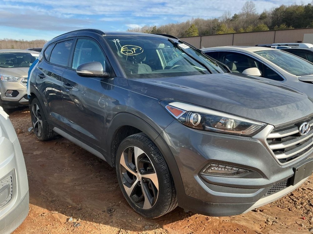TUCSON 2018 Glove Box 4970464
