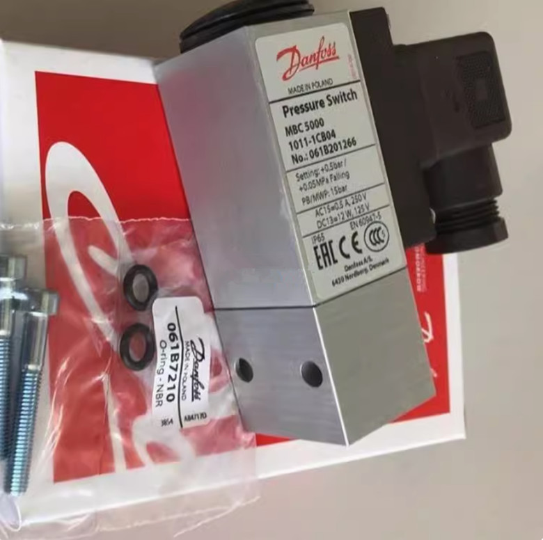 1pcs Danfoss MBC5100 061B100266 sensor