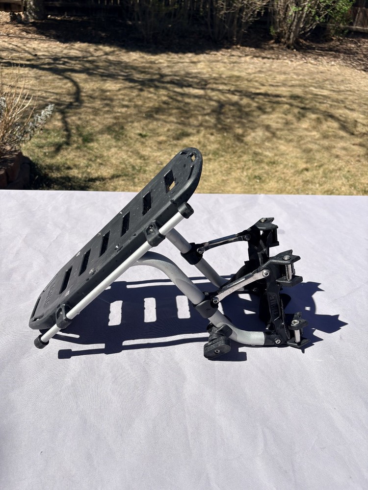 Thule Pack N Pedal Sport Rack Cargo Rack with one Pannier