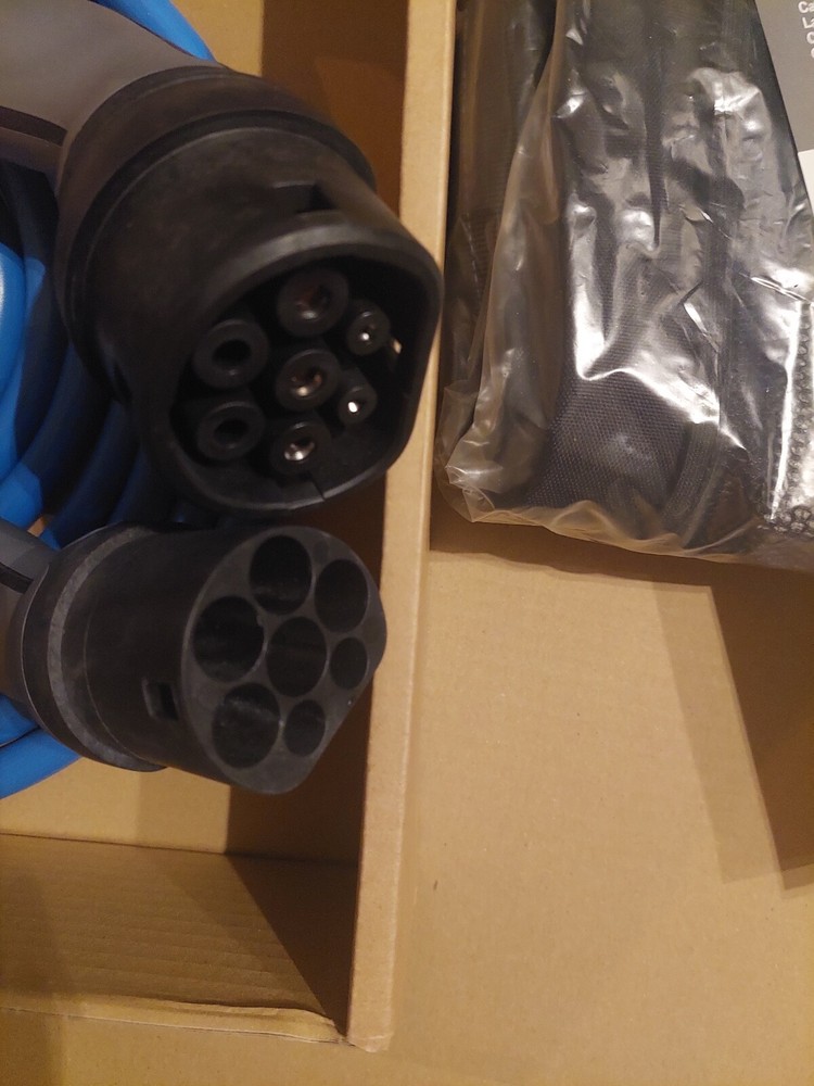 Original BMW Plug-In Hybrid Charging Set Cable, Bag, Original Box Type 2-Type 2