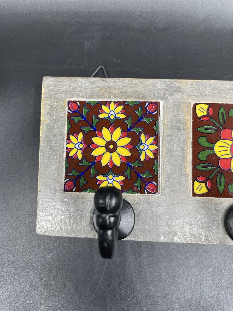 Wood And Decorative Ceramic Tile Wall Hook Key Holder