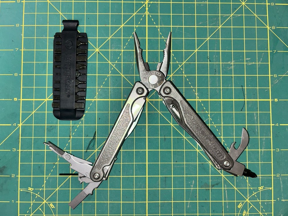 Leatherman Charge TTI Gen 1 S30V Blade Gut Hook Multi-Tool w/ Sheath