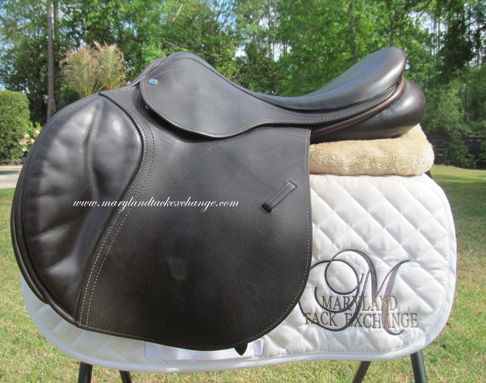 17.5" COUNTY INNOVATION close contact jumping saddle- MEDIUM TREE -2020 MODEL!