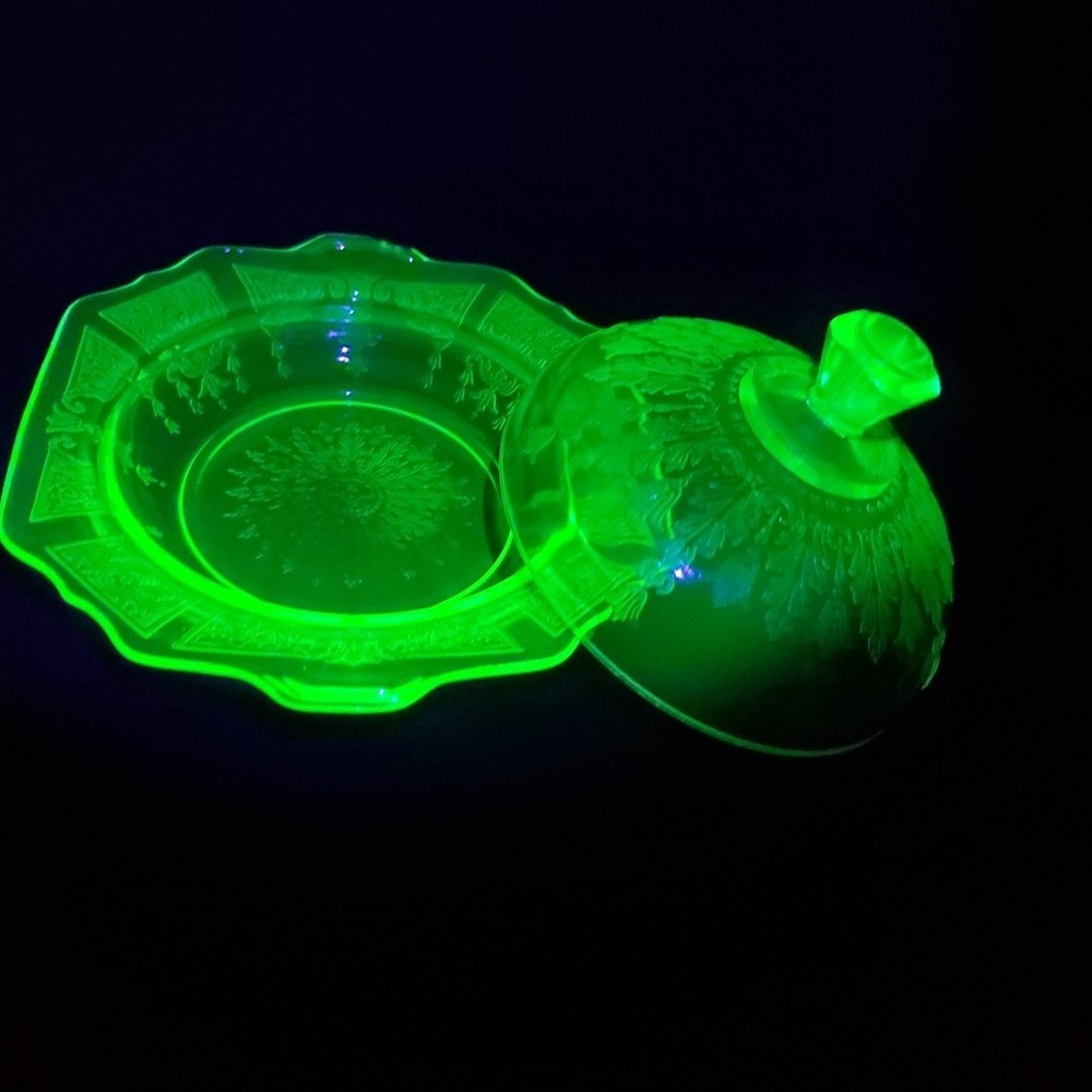 Anchor Hocking Uranium Glass Covered Butter Dish Princess Pattern *READ*
