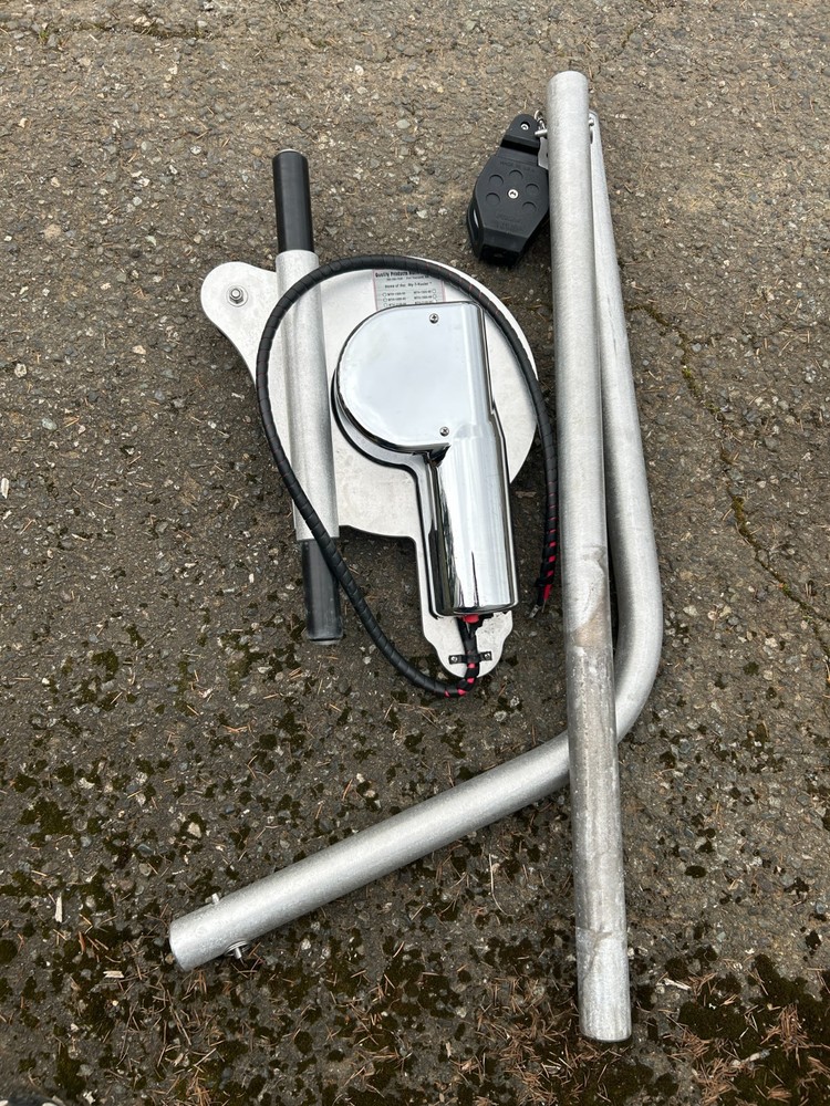 Pot Puller McKays My-T-Hauler 12VDC Davit