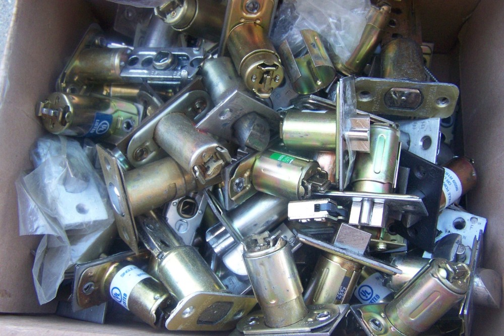 Deadlatch assortment, new & used 20lbs