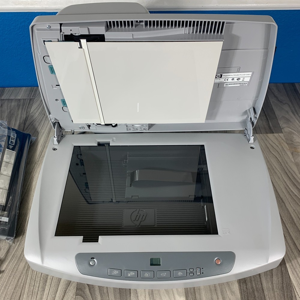 HP Hewlett Packard ScanJet 5590 Flatbed Scanner New