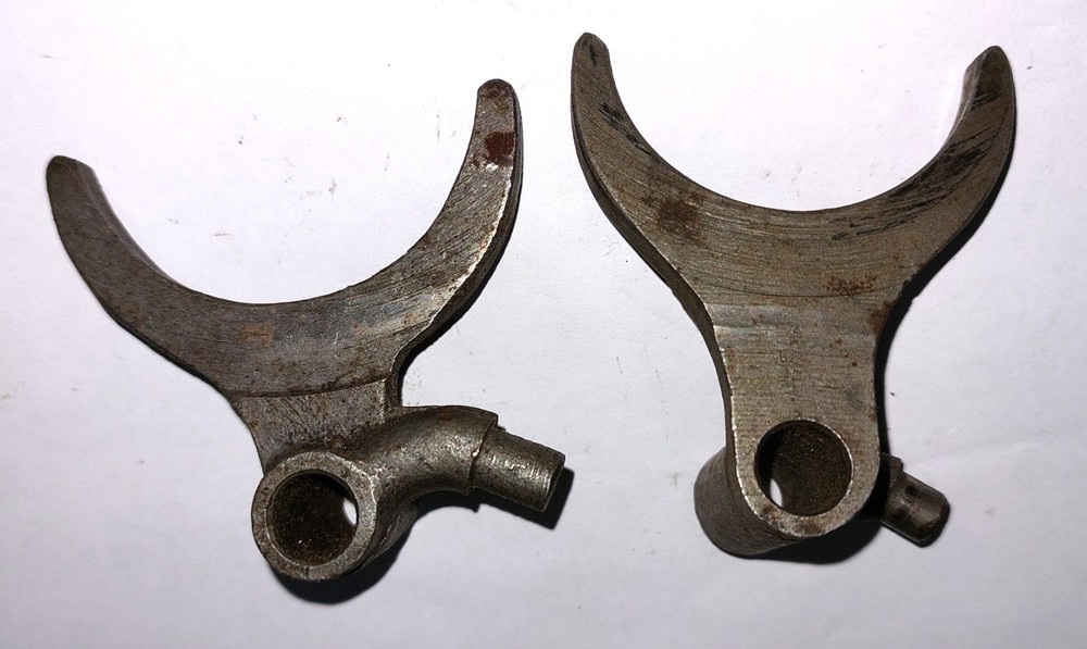 2 gear shift forks K 750, Ural 650 cc original