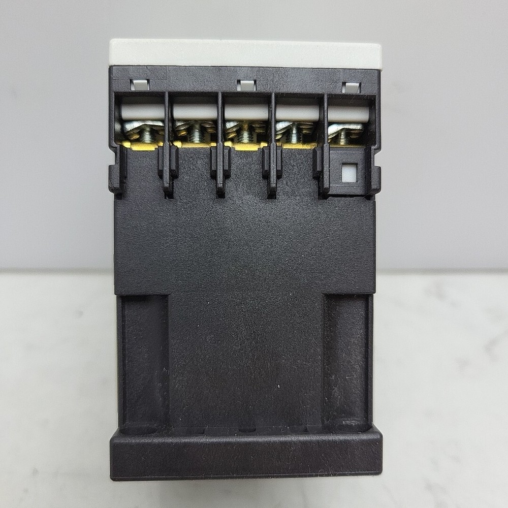 11 Pack Siemens 3RT1015-1BB42 Auxiliary Power Contactor 24V DC 3 Pole
