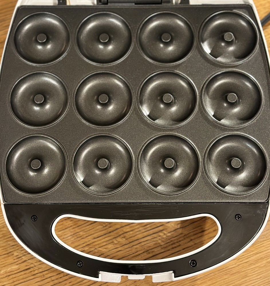 Stonewall Kitchen 12-Hole Doughnut Maker Model #600058