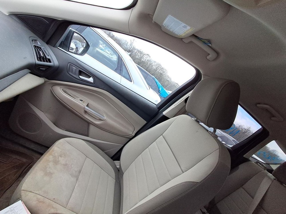 ESCAPE 2013 Glove Box 4885473