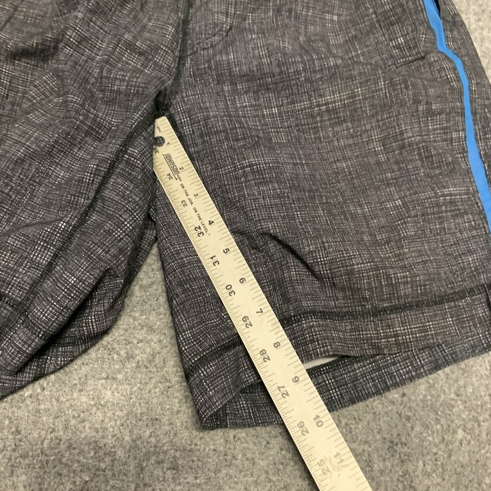 Lululemon Shorts Mens Size Medium Solid Active Pockets M