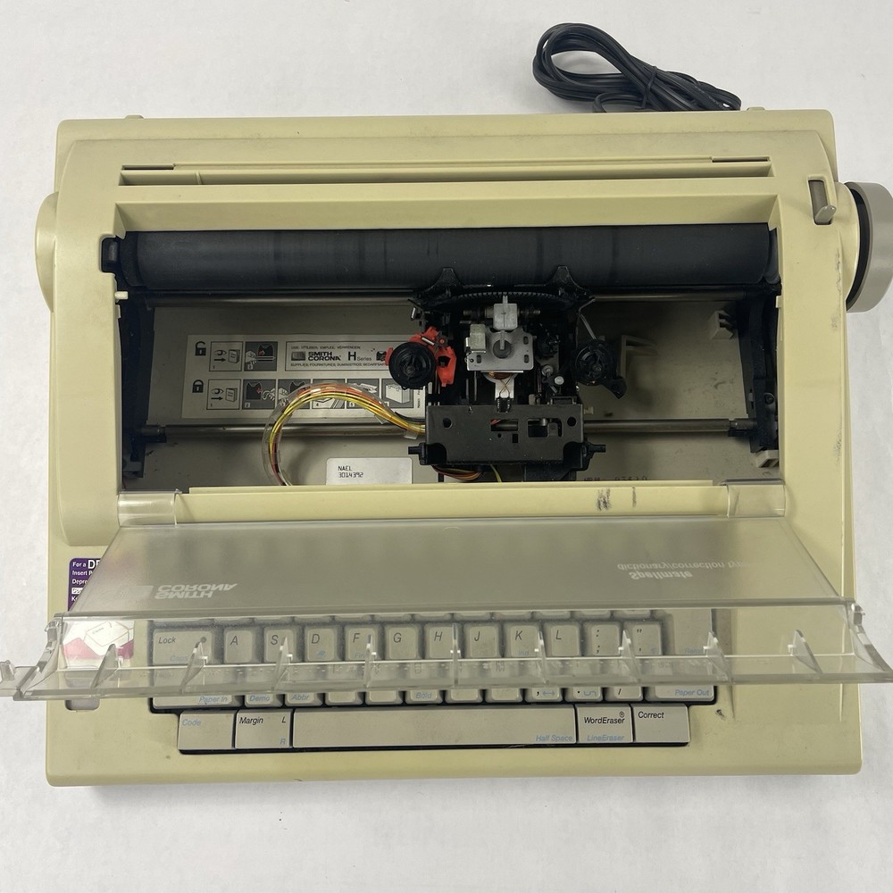 Smith Corona Spellmate 700 Electronic Dictionary/Correction Typewriter