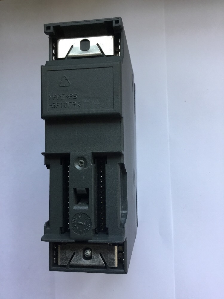 Siemens Simatic 6ES7 322 1FH00-0AA0 Digital O/P Module