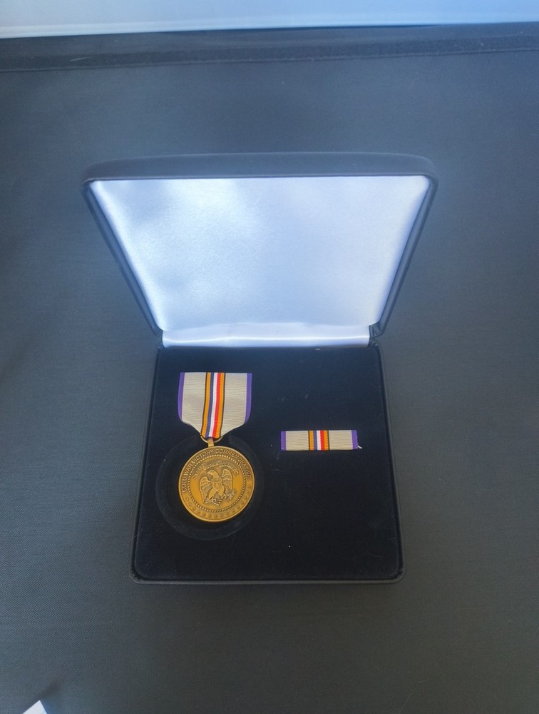 Cold War Victory Commemorative Medal - militaria