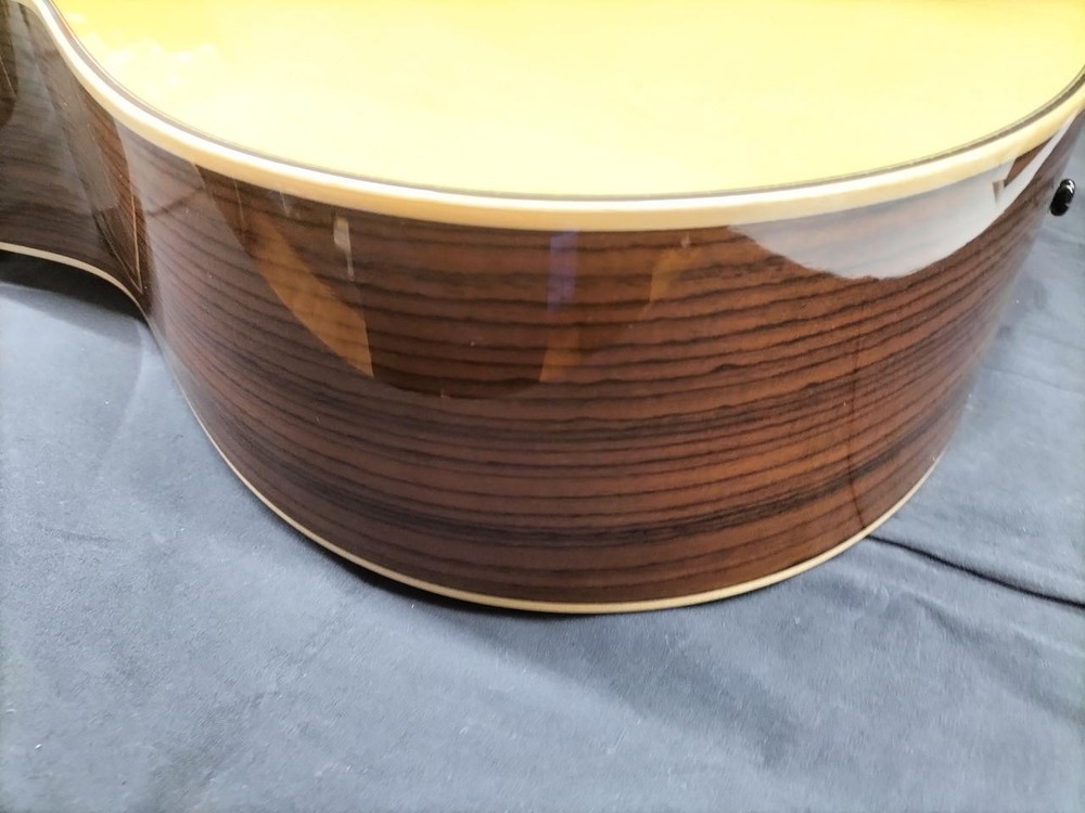 YAMAHA LL26 acoustic guitar