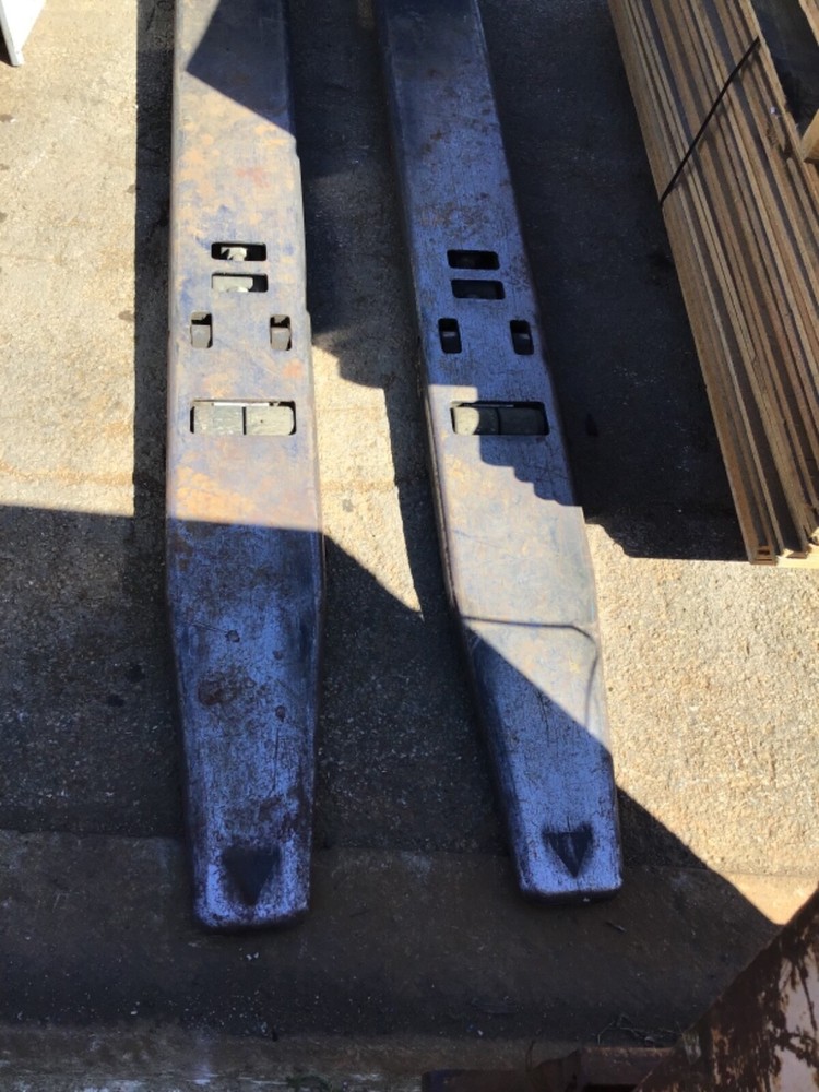 Crown Double Pallet Ride On Pallet Jack 3067