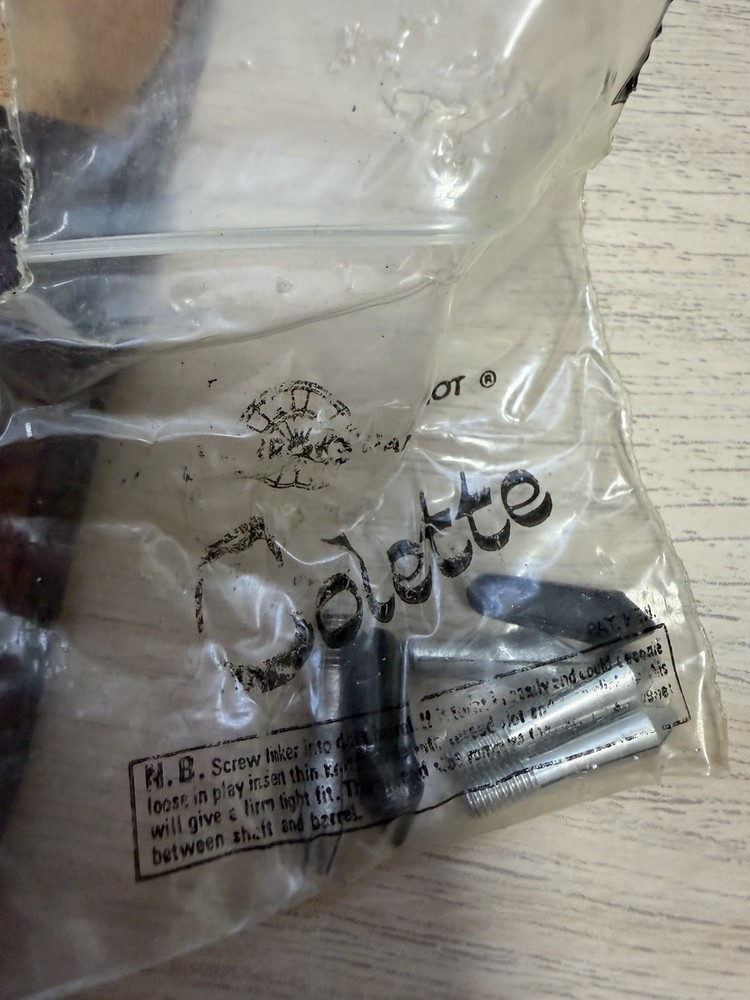 Vintage 3 Dart Leather Holder