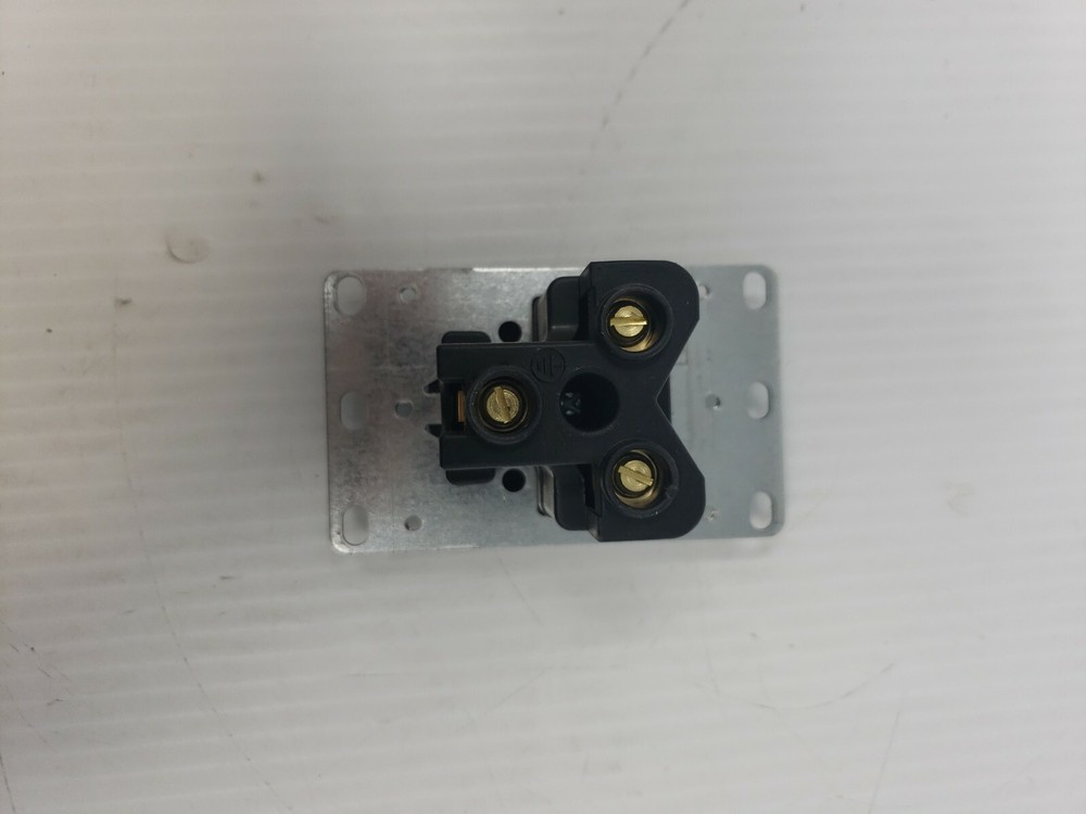 Hubbell HBL9330 Flush Mount