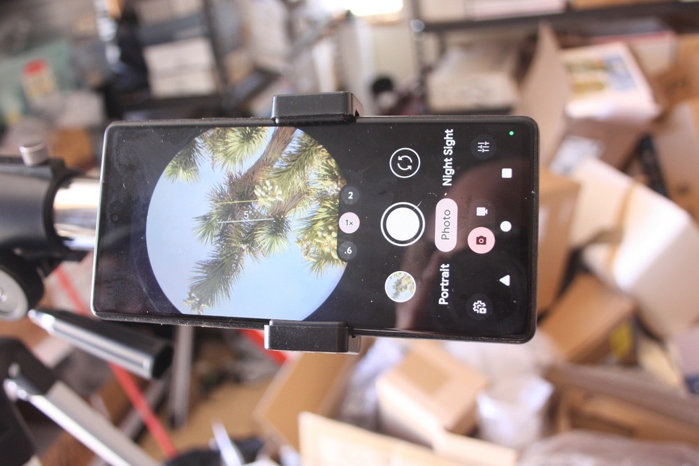 Telescope Smartphone Adapter & Bluetooth Shutter with 1.25" Wide Angle MA20mm EP