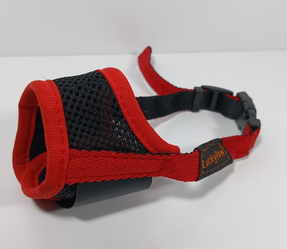 Lucky Paw Adjustable Comfortable  Mesh Muzzle Black  Red Size  Small Dog