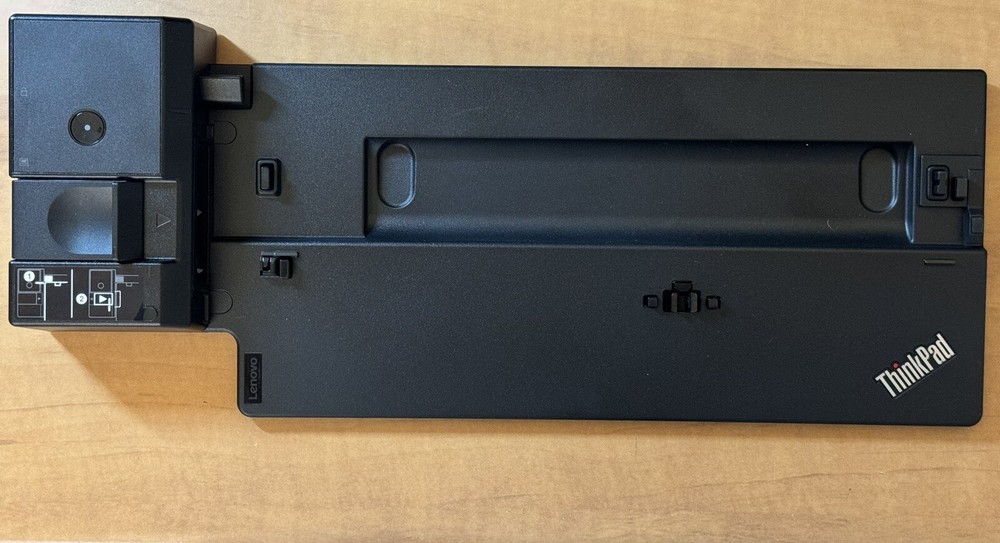 Lenovo 40AH ThinkPad Pro Docking Station - Black