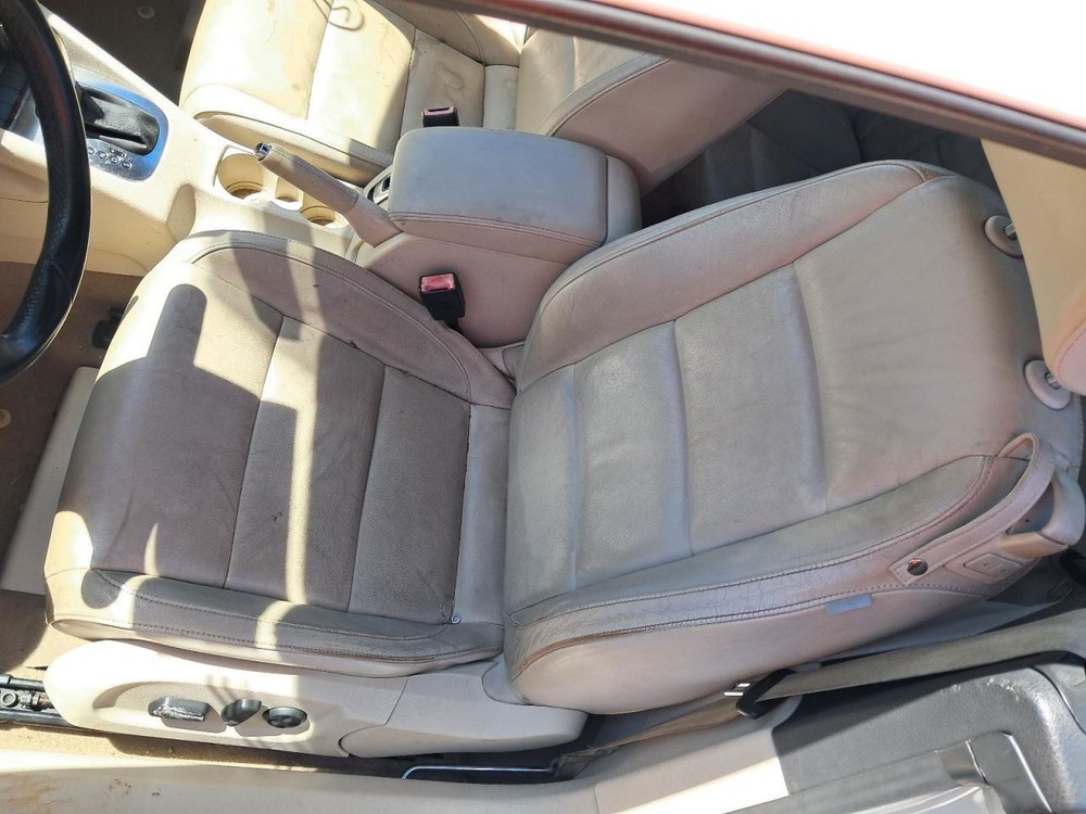 EOS 2012 Glove Box 4767230